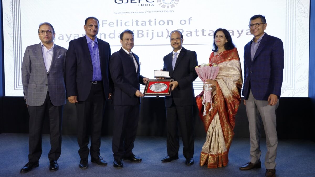 GJEPC Honours Banker Bijayananda Pattanayak For His Unstinted Service To The Diamond & Jewellery Industry 